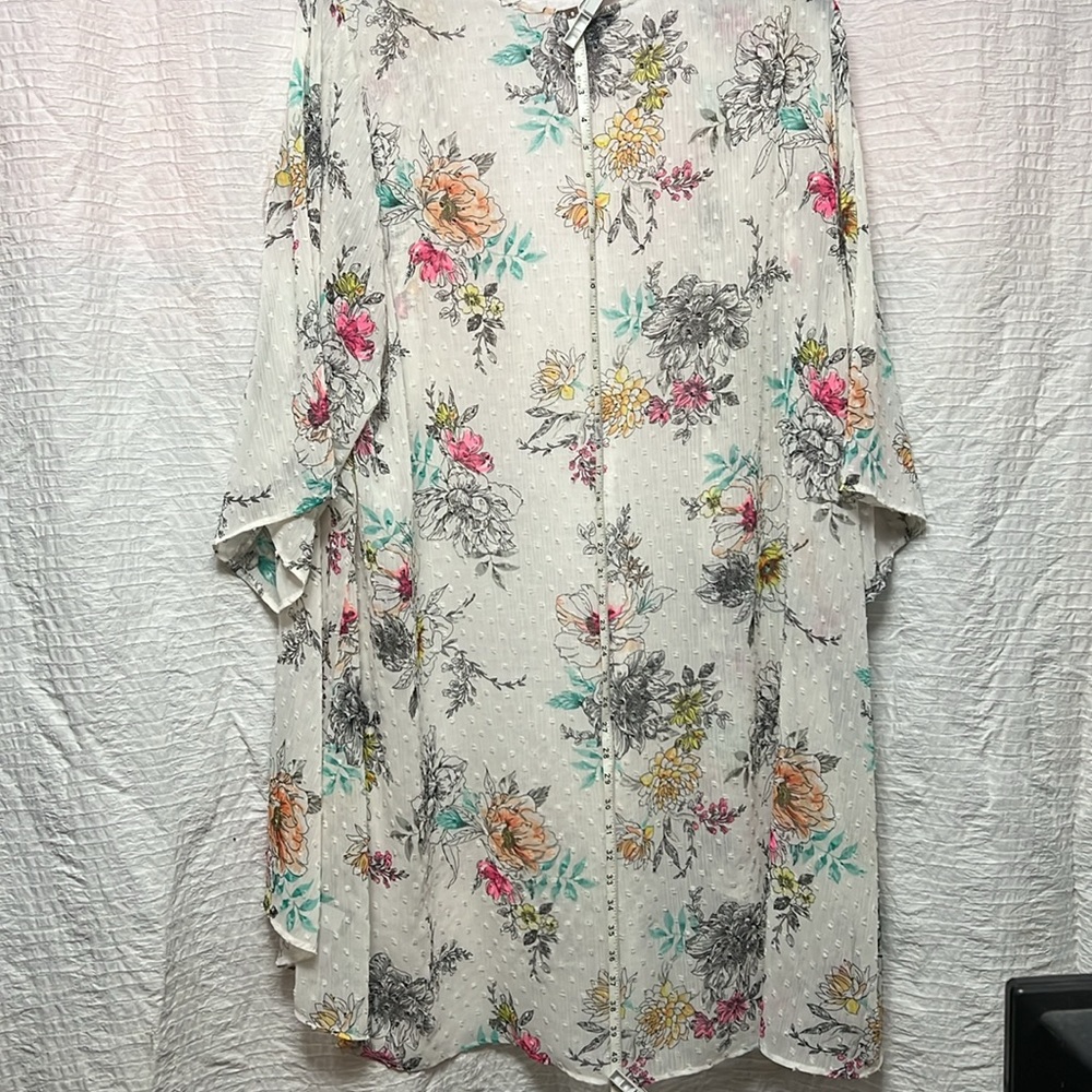 Torrid Kimono/coverup🌸 It’s sheer with vibrant colors. - Picture 6 of 6